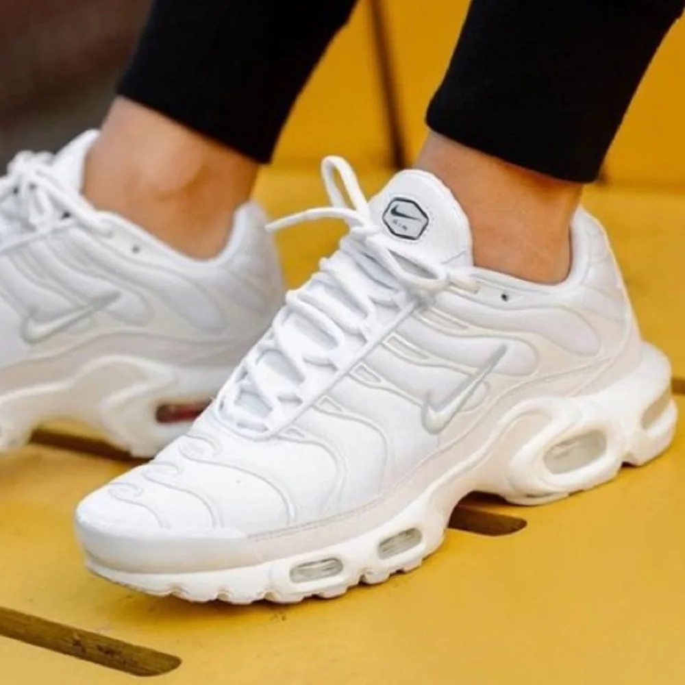 NIKE AIR MAX PLUS White Sneakers Shoes new - Picture 7 of 7